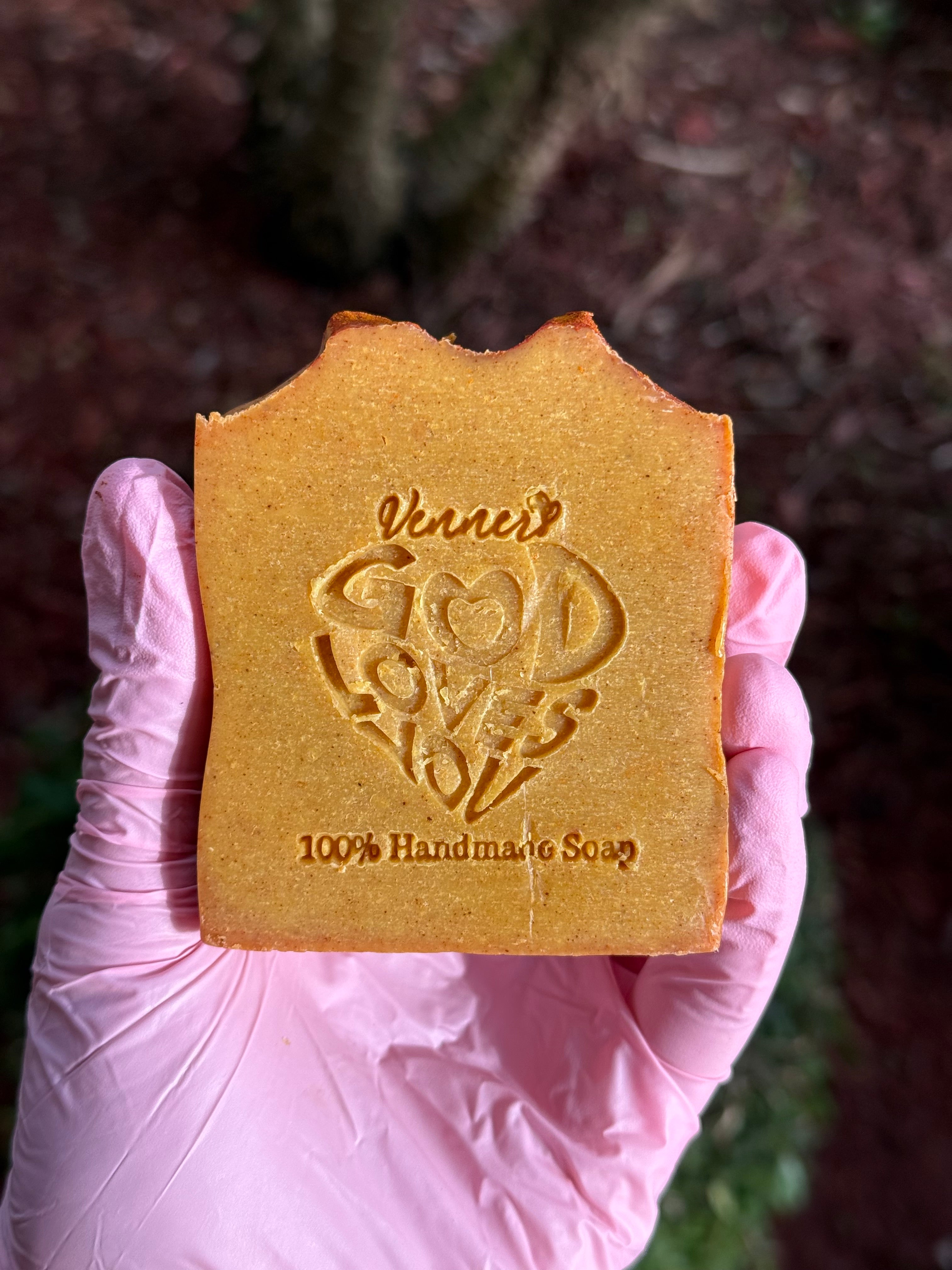 Turmeric & Kojic Acid Brightening Soap | Tea Tree & Peppermint | Moisturizing & Even Skin Tone